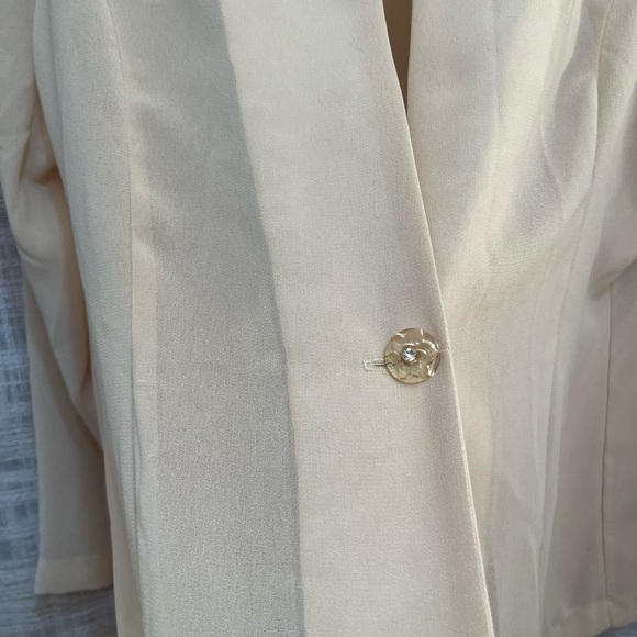 Plus size chiffon neutral blazer, evening wear blazer - Picture 4 of 6